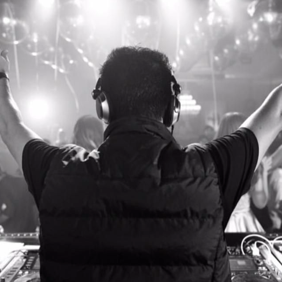 DJ